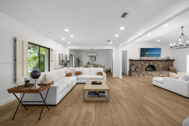 Building Photo - 14615 SW 77th Ct