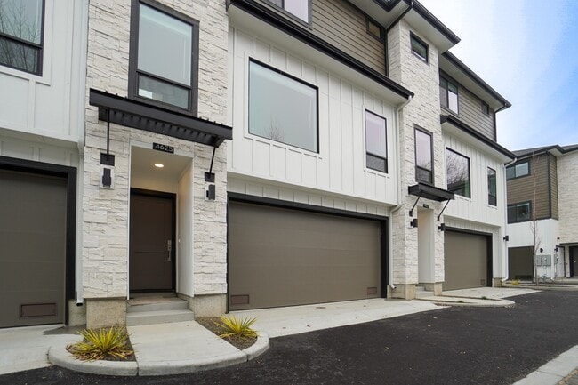 Building Photo - 4614 N Iota Ln