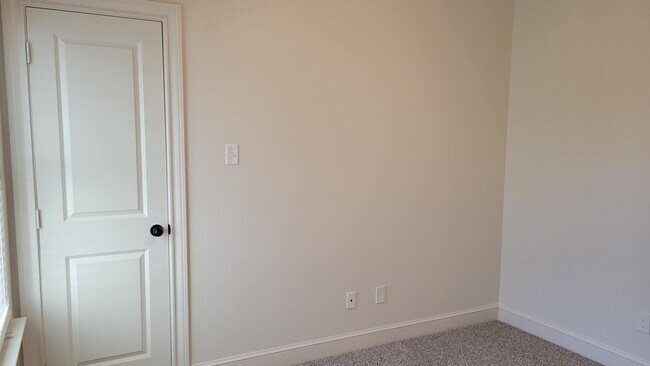 Building Photo - 7204 22nd Pl