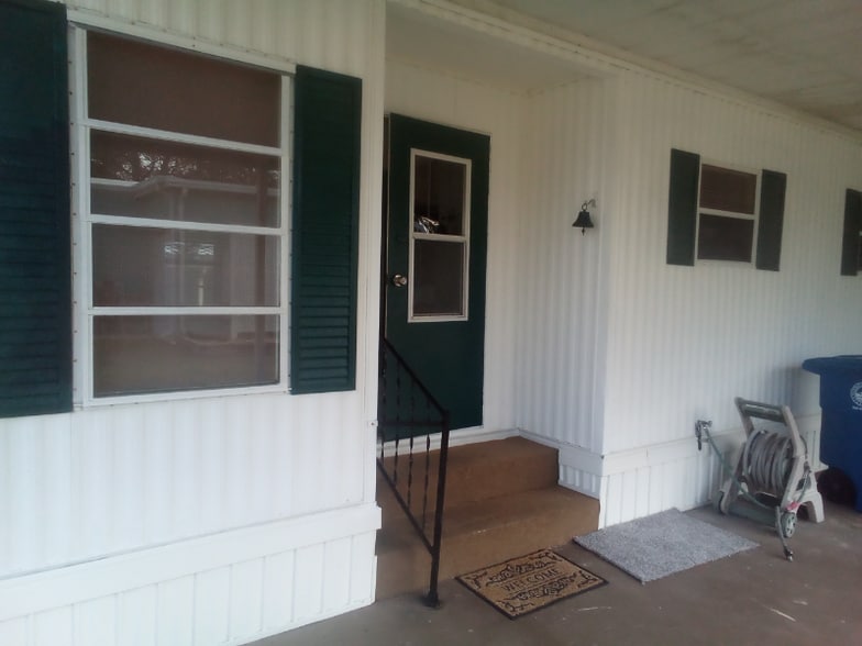 Building Photo - 8124 Eagle Dr