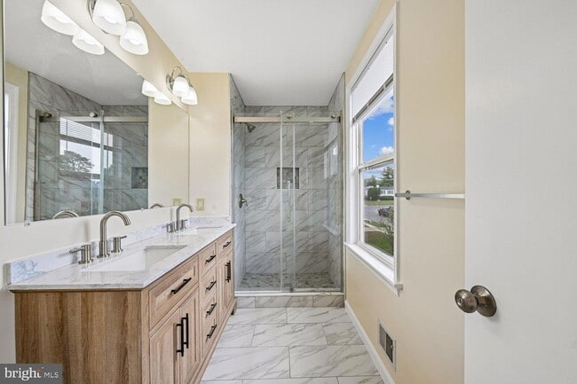 Building Photo - 8805 Bolero Ct