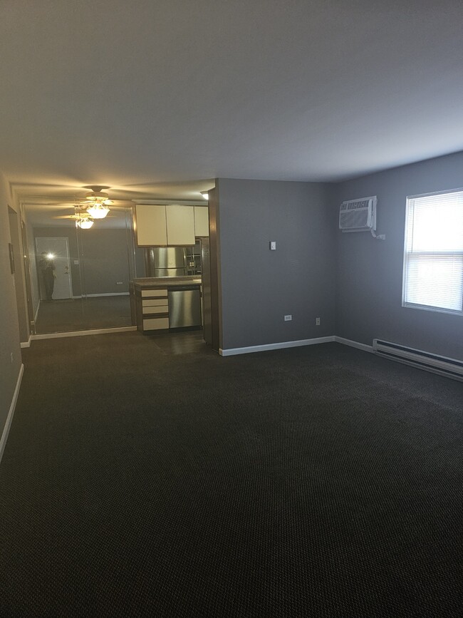 Building Photo - 8801 Schneider Ave