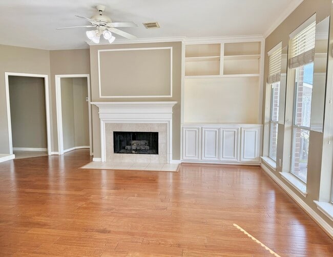 Building Photo - 22435 Cascade Springs Dr