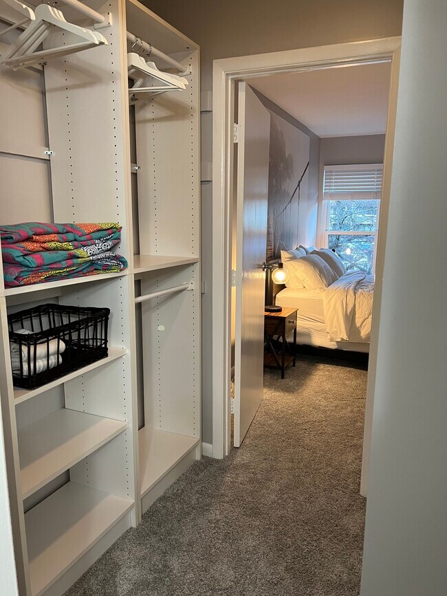 Walk in closet - 5803 Royal Ridge Dr