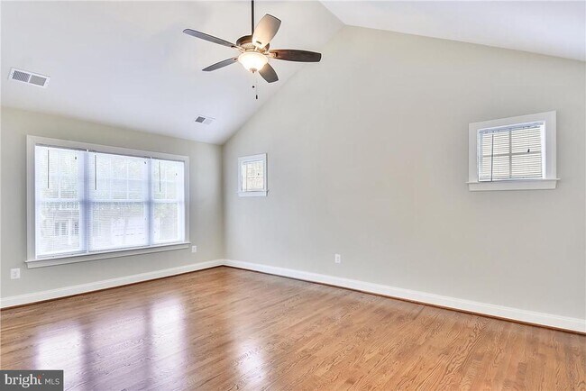 Building Photo - 2205 N Edison St