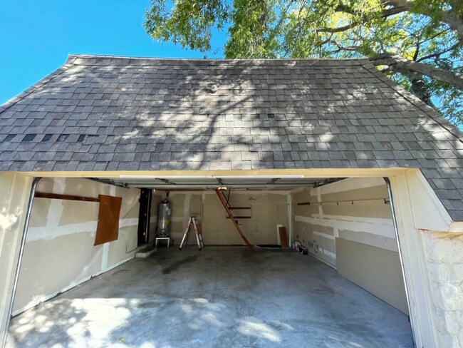 Building Photo - 3925 E 60th Pl