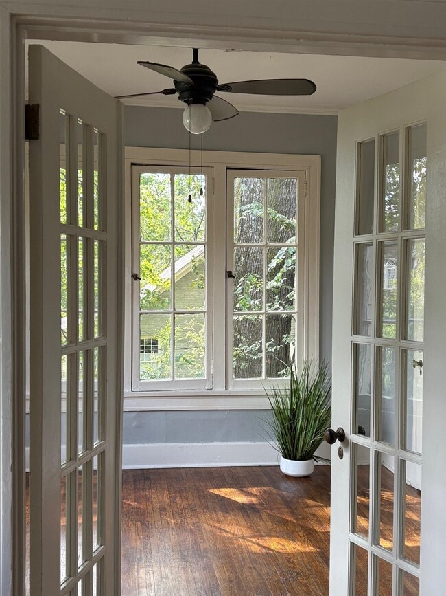 Building Photo - 343 N McLean Blvd