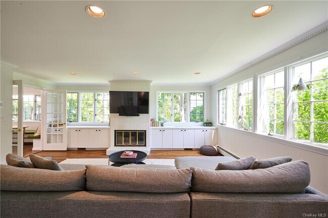 Primary Photo - 11 Lebanon Rd