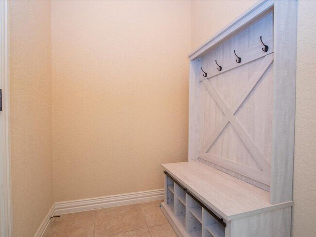 Building Photo - 26618 Camden Chase