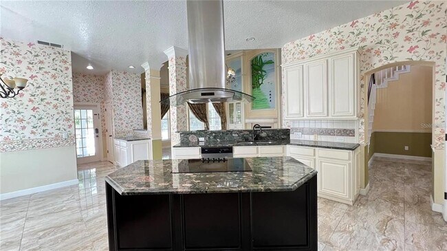 Building Photo - 934 Westpark Dr