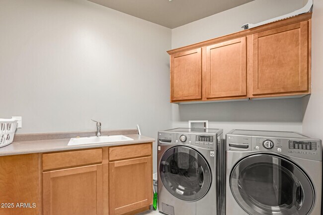 Building Photo - 16340 E Ridgeline Dr