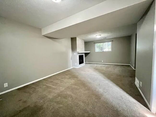 Building Photo - 6714 N 110th Ave