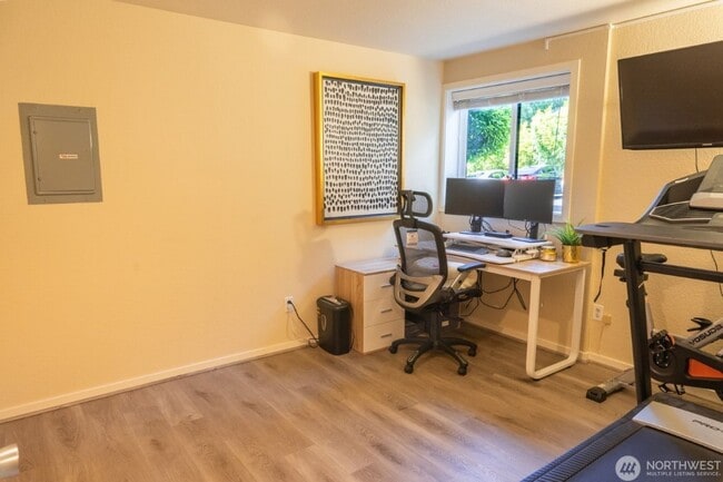 Building Photo - 2Bd/1.75Ba Kirkland Condo
