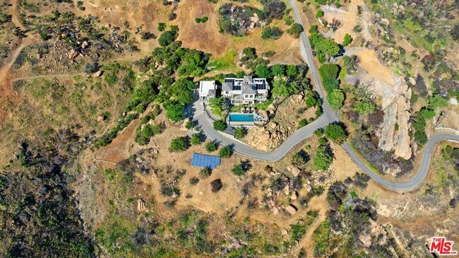 Building Photo - 301 Loma Metisse Rd