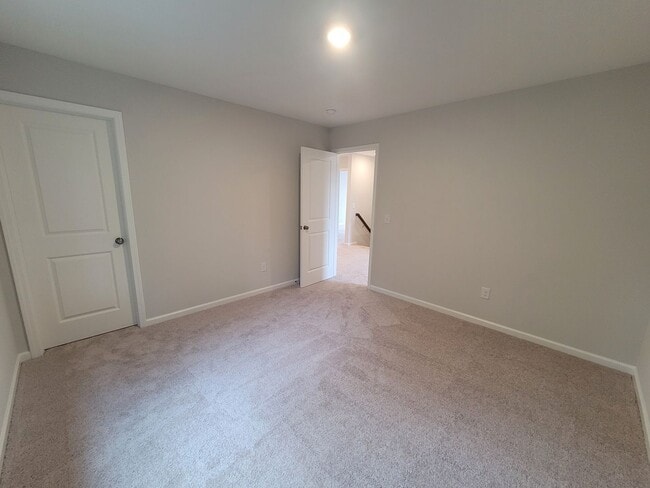 Building Photo - Welcome to our townhouse in the beautiful location of Leland, NC.