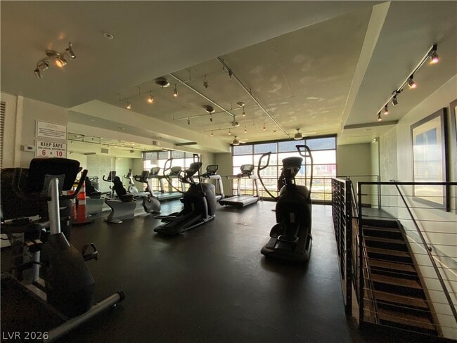 Building Photo - 353 E Bonneville Ave