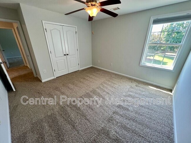 Building Photo - 53 Barnwood Cir