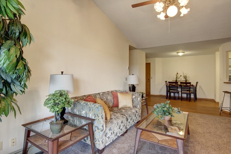 Building Photo - Town Centre