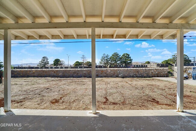 Building Photo - 1513 Fir St