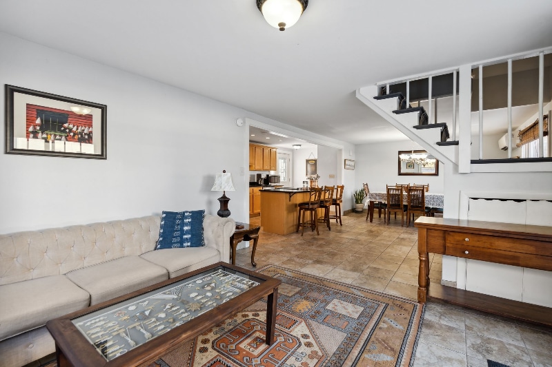 Building Photo - 103 Gray St