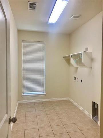 Building Photo - 10240 Matador Dr