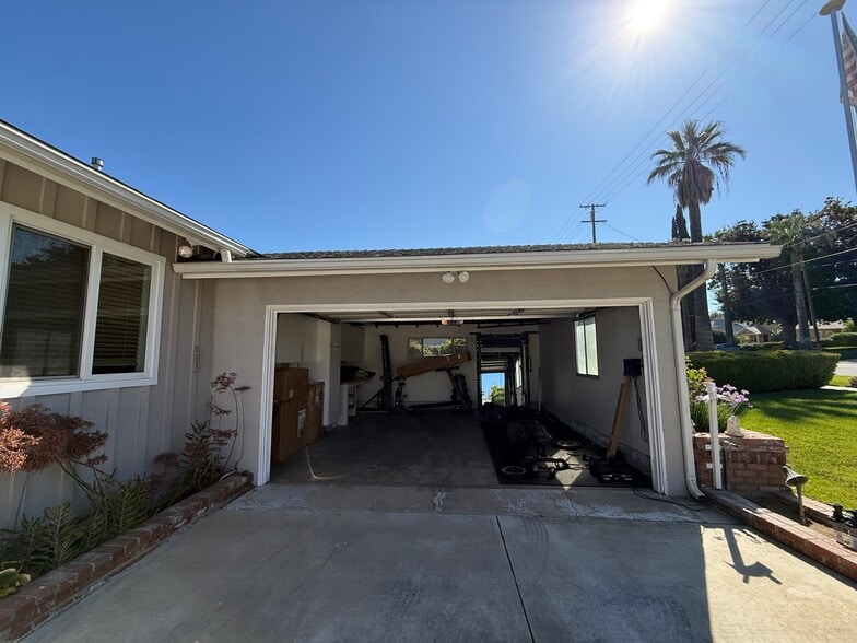 Building Photo - 632 W Palm Ave