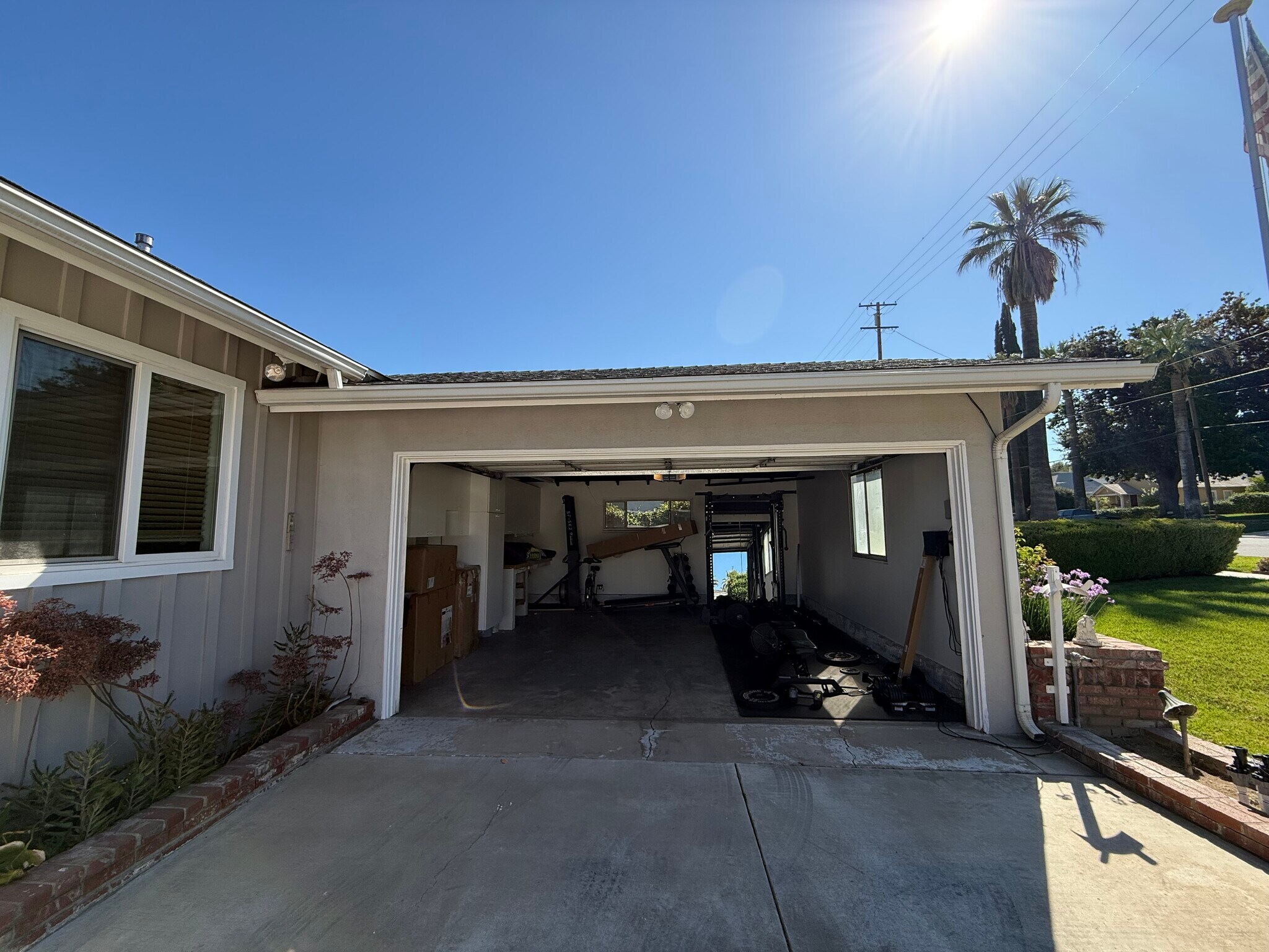 Building Photo - 632 W Palm Ave