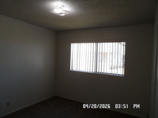 Building Photo - 16552 Vine St