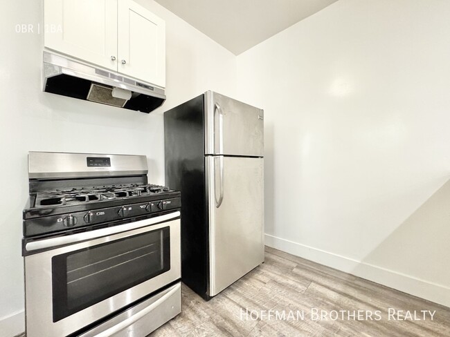 Building Photo - 859 S New Hampshire Ave