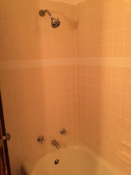 Shower - 4844 Elm St