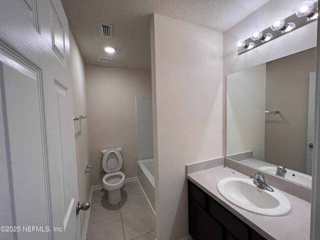Building Photo - 12781 Veterans Ct