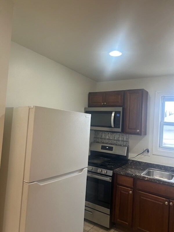 Building Photo - 2801 R St SE