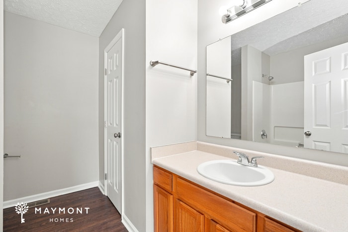 Building Photo - 3948 Rosette Dr