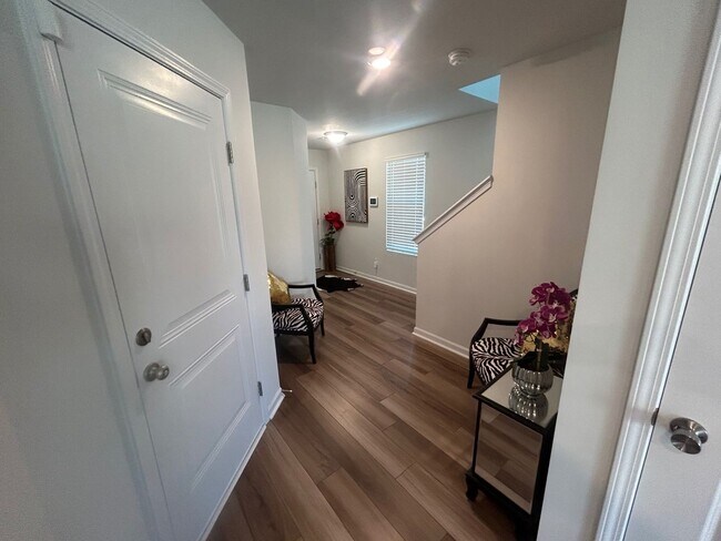 Building Photo - 2769 Prince Charles Ct