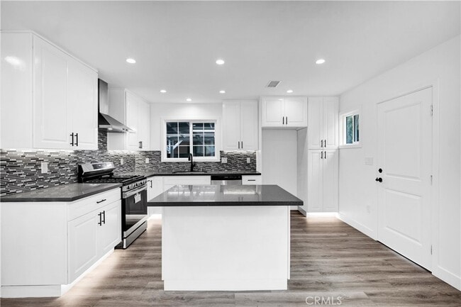 Building Photo - 7841 Beck Ave