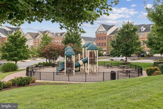 Building Photo - 4512 Grazing Way