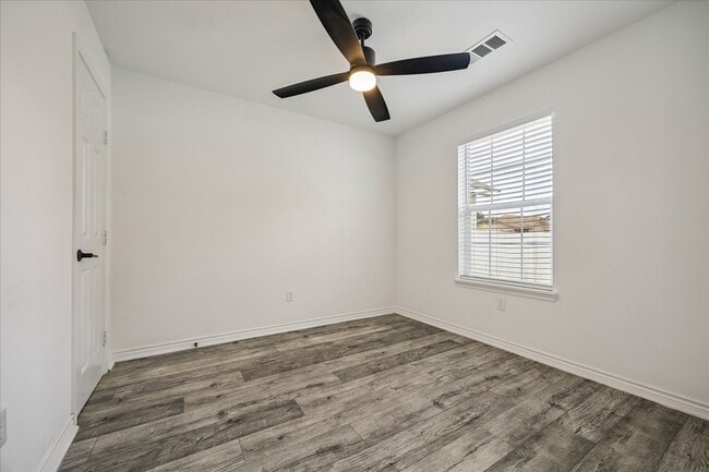 Building Photo - 2610 Cochran St