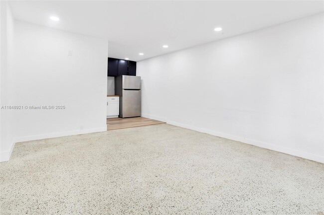 Building Photo - 1528 NE 145th St