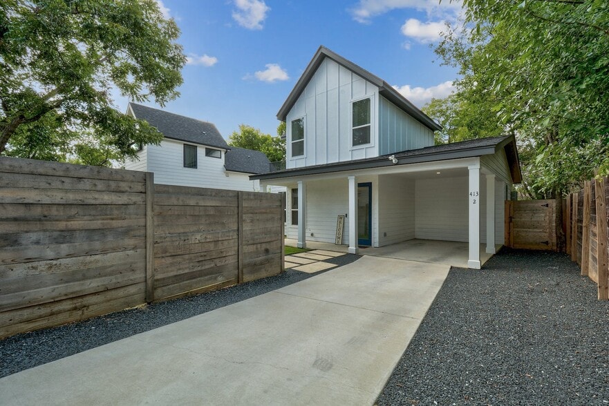 Unit 2 (2bd/2ba) - 413 W Odell St