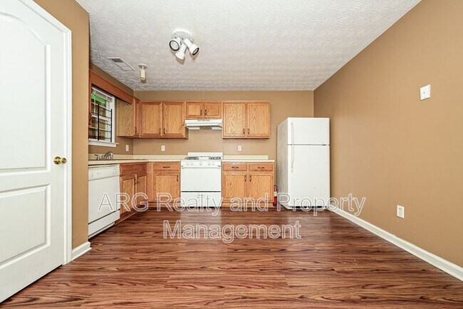 Building Photo - 2956 Fields Dr