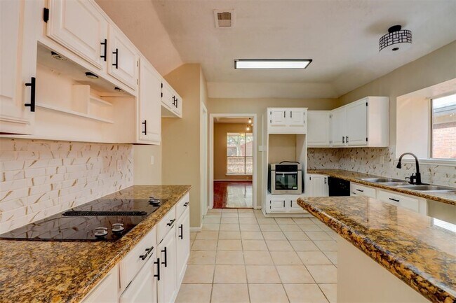 Building Photo - 21102 Marcin Dr