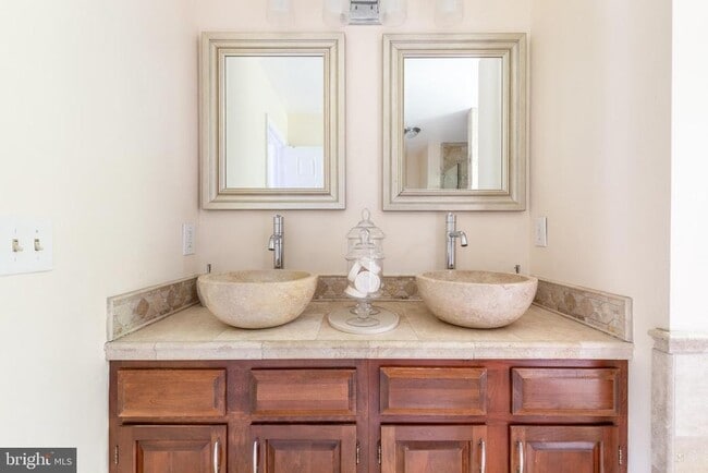 Building Photo - 9815 Wintercress Ct