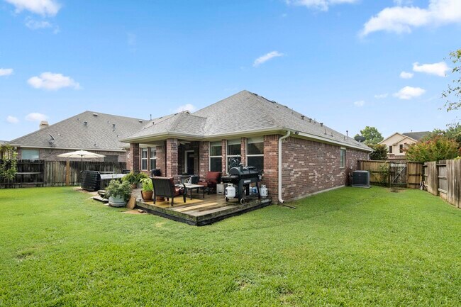 Building Photo - 18918 Cove Mill Ln
