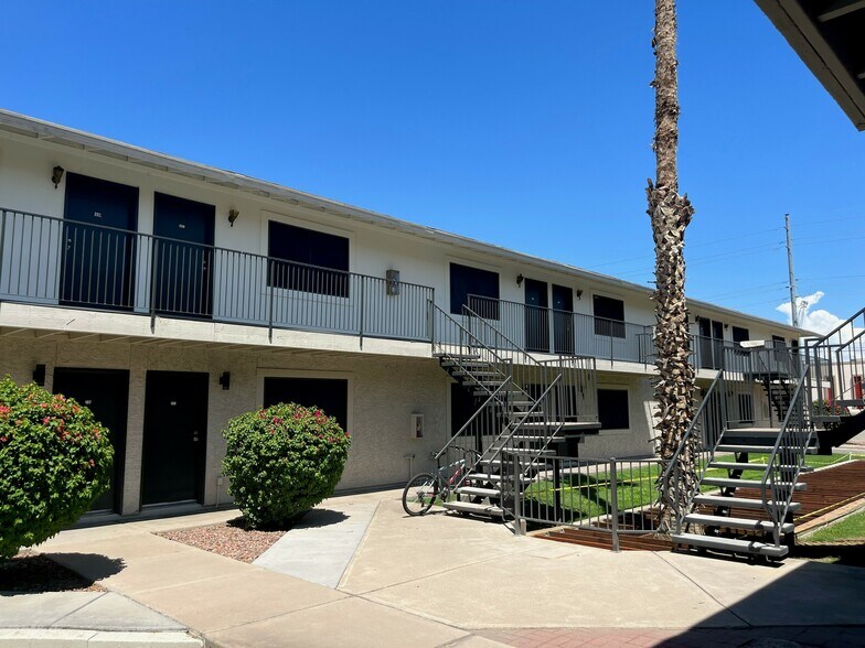 Deer Valley Village Apartments 21450 N 23rd Ave Phoenix AZ 85027