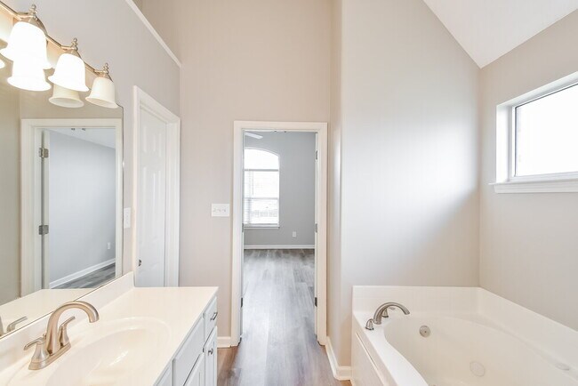 Building Photo - 7776 Gosbrook Ln