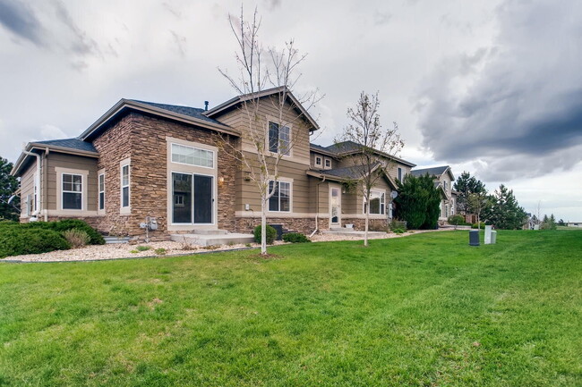 Building Photo - Gorgeous 5 Bed/4 Bath Townhome with Fully Finished Custom Basement! Cherry Creek Schools!