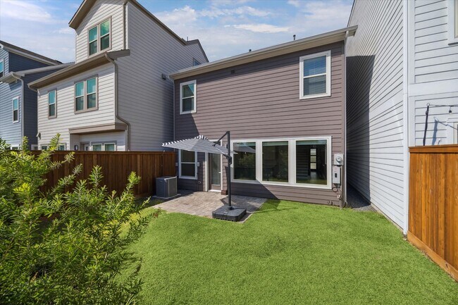 Building Photo - 10961 Hewitt Cliff Ln