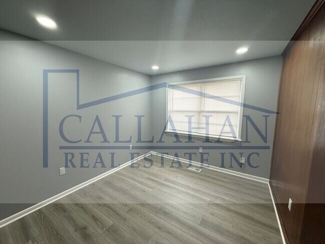 Building Photo - Updated NLR Home
