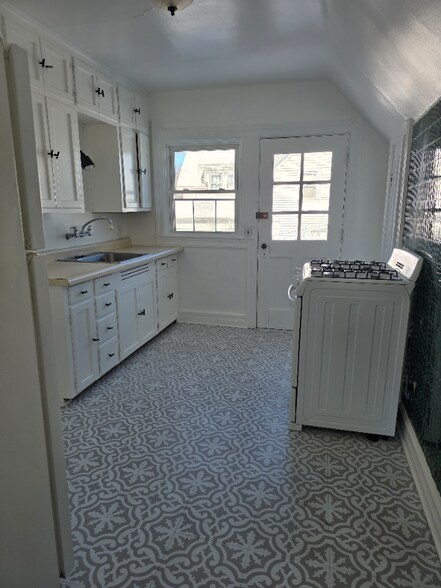 Building Photo - 1105 Wheeler St