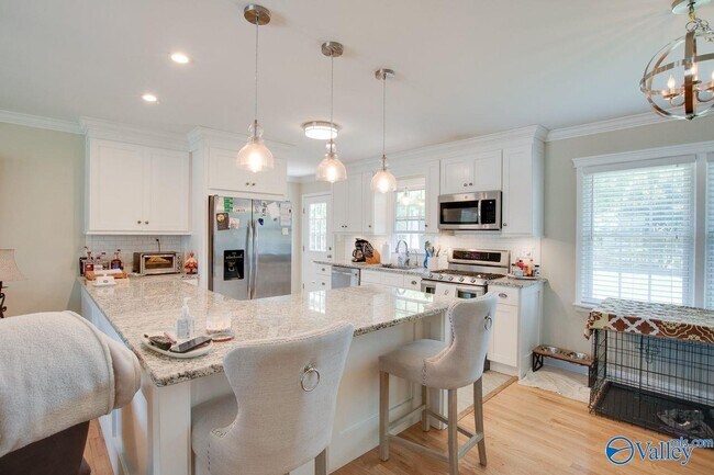 Building Photo - 215 Drake Ave SW